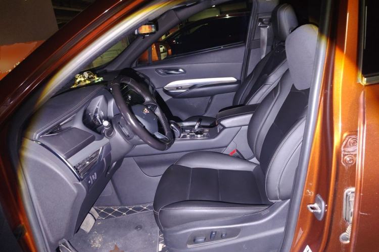 Used Cadillac XT4 2018 28T Two-Wheel-Drive Luxury Model Left Front Seat