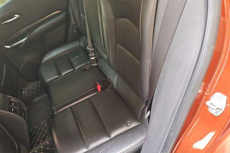 Used Cadillac XT4 2018 28T 4x4 Platinum Sport Edition Left Rear Seat