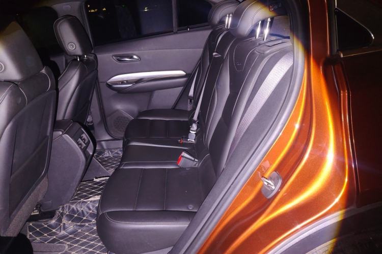 Used Cadillac XT4 2018 28T Two-Wheel-Drive Luxury Model Left Rear Seat