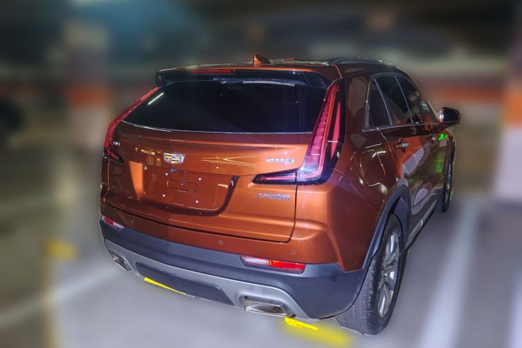 Used Cadillac XT4 2018 28T Two-Wheel-Drive Luxury Model Rear Right 45 Deg