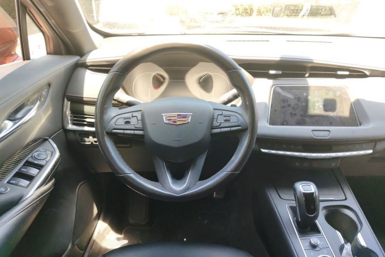 Used Cadillac XT4 2018 28T Two-Wheel Drive Luxury Sport Model Steering Wheel