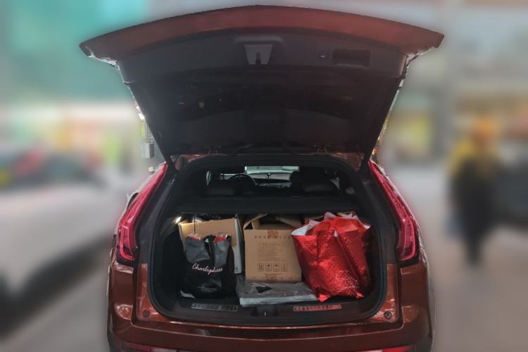 Used Cadillac XT4 2018 28T Two-Wheel Drive Leading Version Trunk