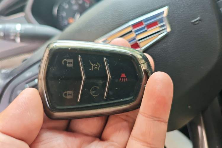 Used Cadillac XT4 2018 28T 4x4 Platinum Sport Edition Vehicle Key
