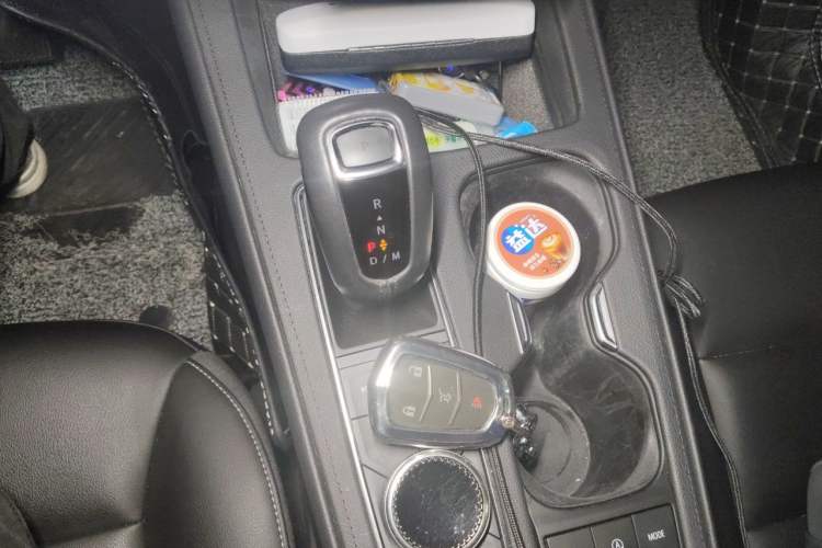 Used Cadillac XT4 2018 28T Two-Wheel Drive Leading Version Gear Lever