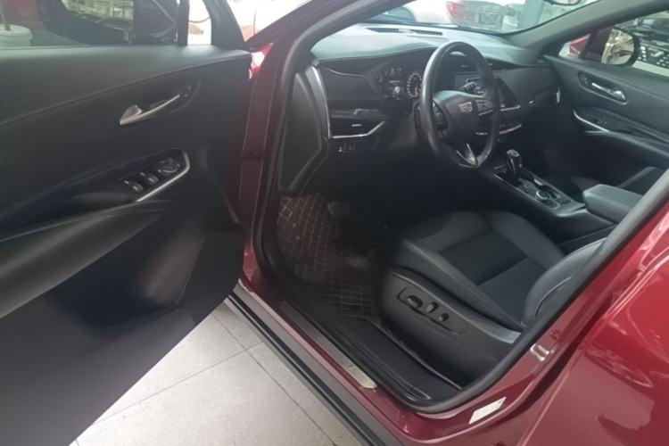 Used Cadillac XT4 2018 28T Two-Wheel Drive Tech Version Driver Seat