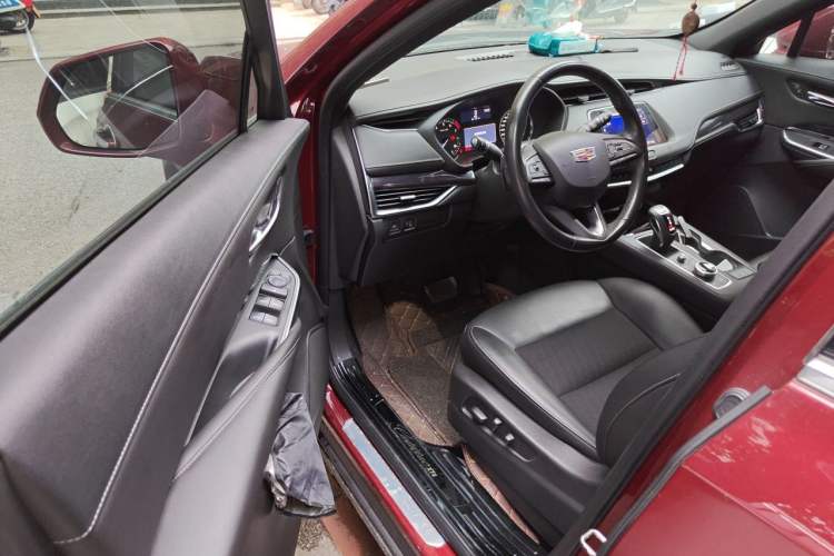 Used Cadillac XT4 2018 28T Two-Wheel Drive Tech Version Driver Seat
