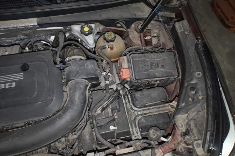 Used Cadillac XT4 2018 28T Two-Wheel Drive Leading Version Engine Bay Left