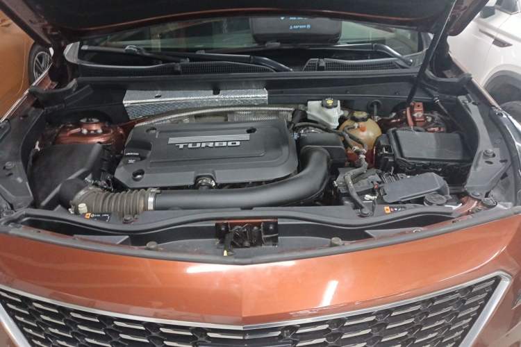 Used Cadillac XT4 2018 28T Two-Wheel Drive Tech Version Engine Bay