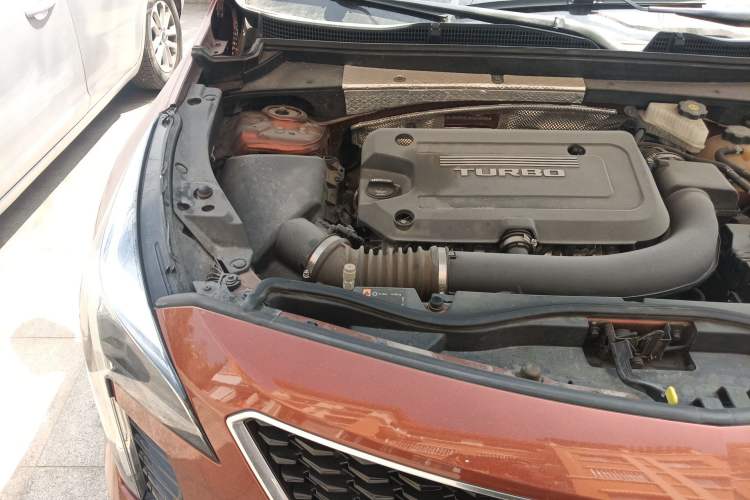Used Cadillac XT4 2018 28T 4x4 Leading Sport Model Engine Bay Right
