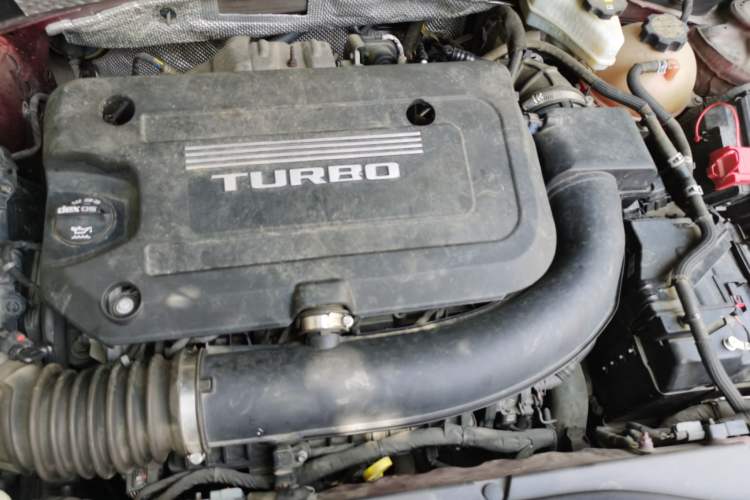 Used Cadillac XT4 2018 28T Two-Wheel Drive Tech Version Engine Bay