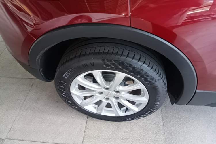 Used Cadillac XT4 2018 28T Two-Wheel Drive Tech Version Exterior 5