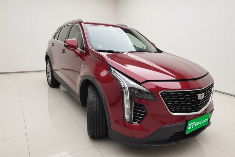 Used Cadillac XT4 2018 28T Two-Wheel Drive Tech Version Front Right 45 Deg