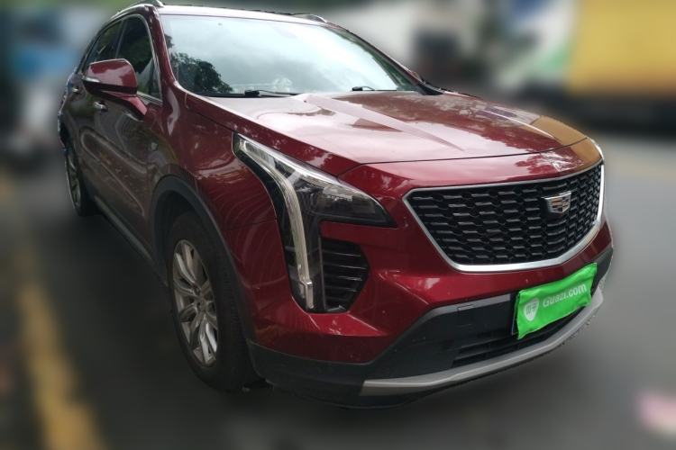 Used Cadillac XT4 2018 28T Two-Wheel-Drive Luxury Model Front Right 45 Deg