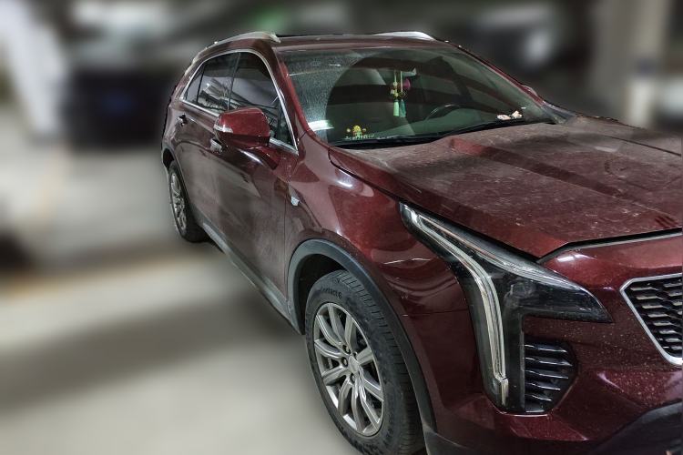 Used Cadillac XT4 2018 28T Two-Wheel Drive Leading Version Front Right 45 Deg