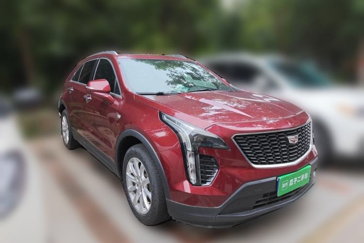 Used Cadillac XT4 2018 28T Two-Wheel Drive Tech Version Front Right 45 Deg