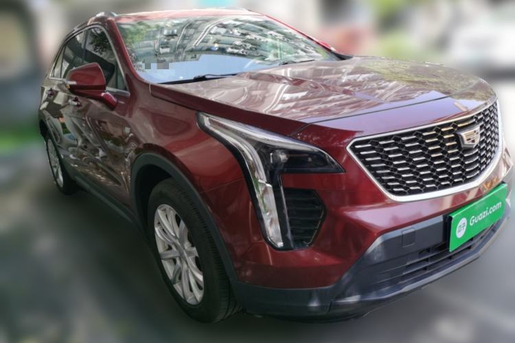Used Cadillac XT4 2018 28T Two-Wheel Drive Tech Version Front Right 45 Deg