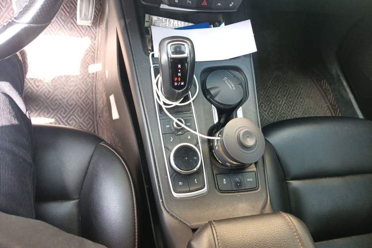Used Cadillac XT4 2018 28T 4x4 Leading Sport Model Gear Lever