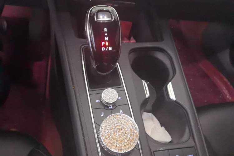Used Cadillac XT4 2018 28T Two-Wheel-Drive Luxury Model Gear Lever