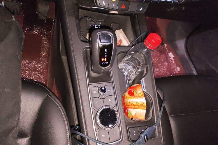 Used Cadillac XT4 2018 28T Two-Wheel Drive Leading Version Gear Lever
