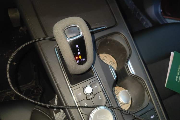 Used Cadillac XT4 2018 28T Two-Wheel Drive Tech Version Gear Lever