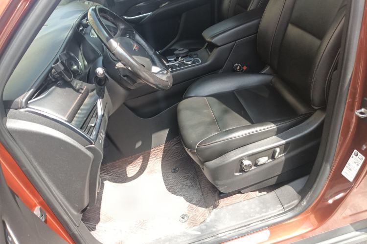 Used Cadillac XT4 2018 28T 4x4 Leading Sport Model Left Front Seat