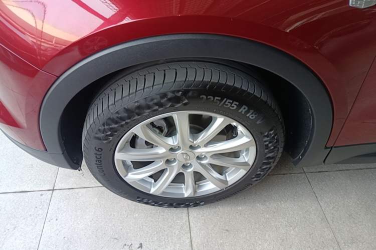 Used Cadillac XT4 2018 28T Two-Wheel Drive Tech Version Left Front Wheel Hub