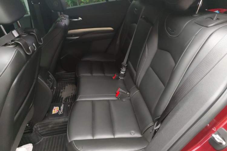 Used Cadillac XT4 2018 28T Two-Wheel-Drive Luxury Model Left Rear Seat