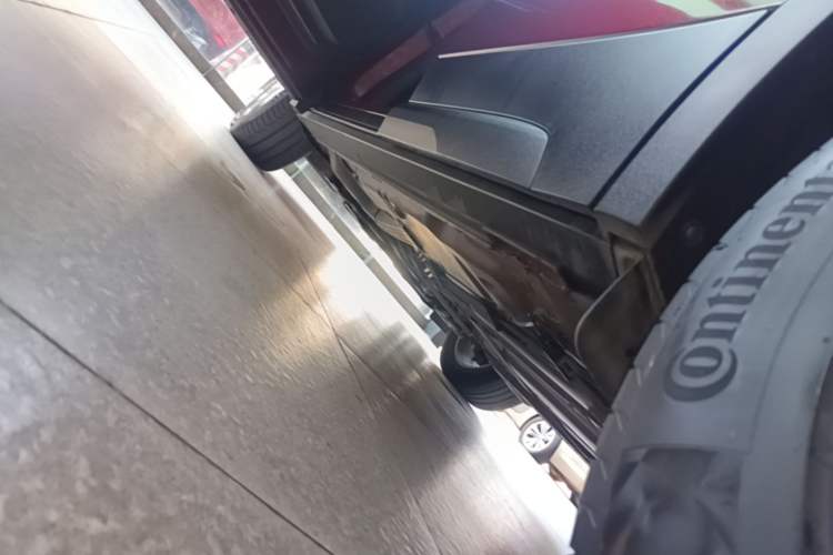 Used Cadillac XT4 2018 28T Two-Wheel Drive Tech Version Left Side Sill