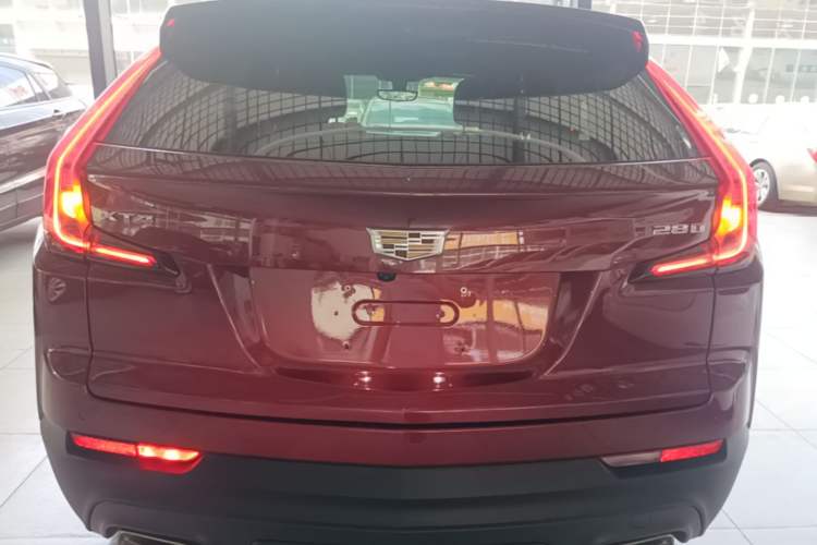 Used Cadillac XT4 2018 28T Two-Wheel Drive Tech Version Rear