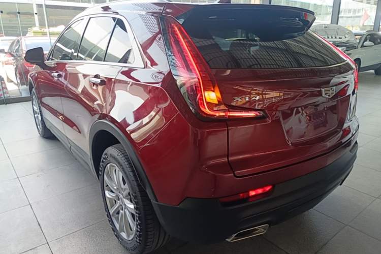 Used Cadillac XT4 2018 28T Two-Wheel Drive Tech Version Rear Left 45 Deg