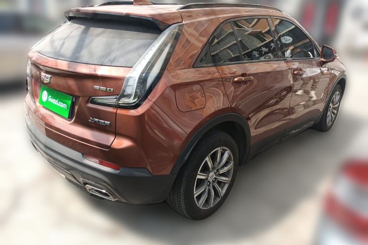 Used Cadillac XT4 2018 28T 4x4 Leading Sport Model Rear Right 45 Deg