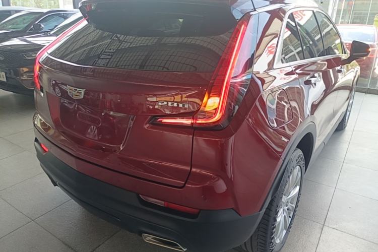 Used Cadillac XT4 2018 28T Two-Wheel Drive Tech Version Rear Right 45 Deg