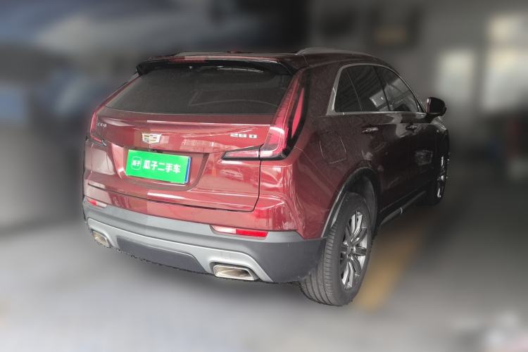 Used Cadillac XT4 2018 28T Two-Wheel-Drive Luxury Model Rear Right 45 Deg