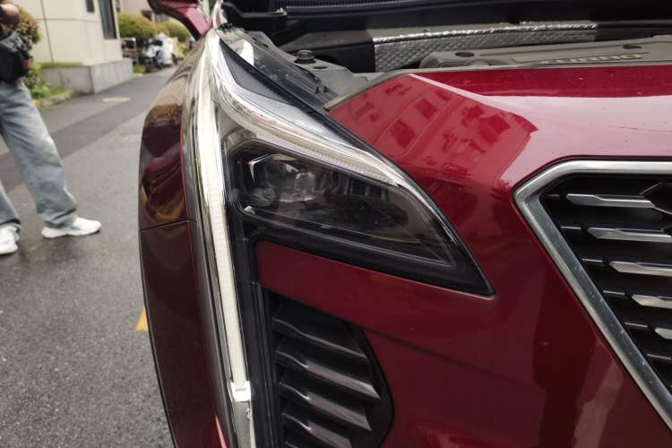 Used Cadillac XT4 2018 28T Four-Wheel Drive Leading Model Right Front Headlight
