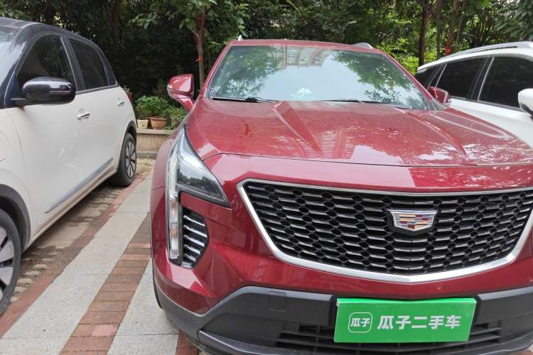 Used Cadillac XT4 2018 28T Two-Wheel Drive Tech Version Right Front Headlight