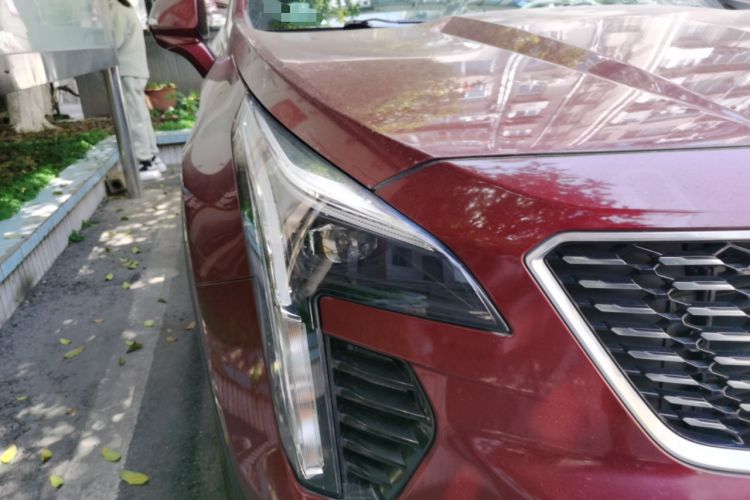Used Cadillac XT4 2018 28T Two-Wheel Drive Tech Version Right Front Headlight