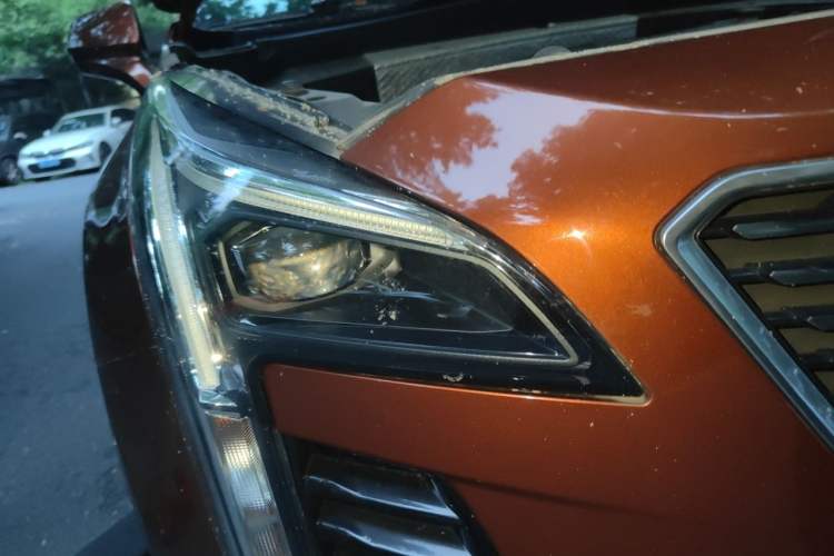Used Cadillac XT4 2018 28T Two-Wheel Drive Tech Version Right Front Headlight