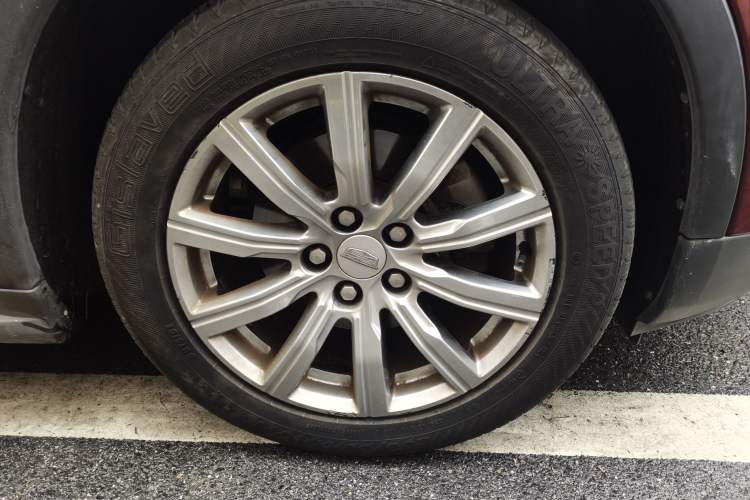 Used Cadillac XT4 2018 28T Four-Wheel Drive Leading Model Right Front Wheel Hub