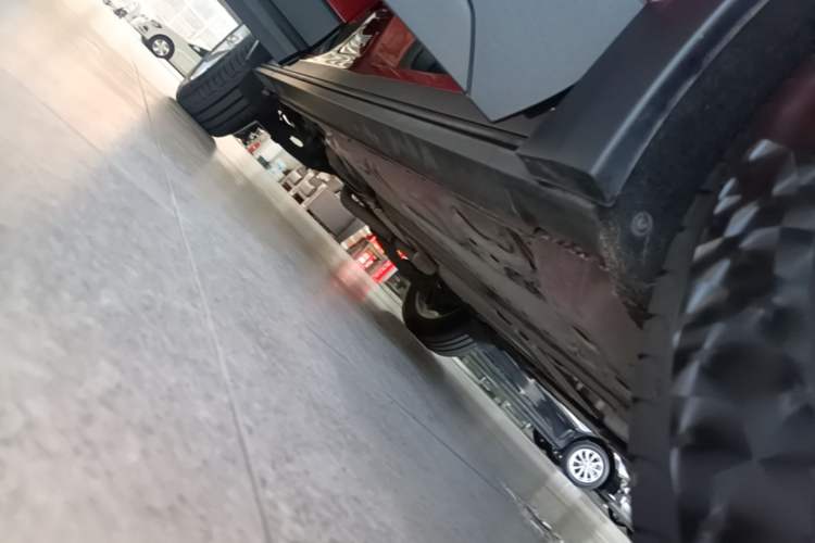 Used Cadillac XT4 2018 28T Two-Wheel Drive Tech Version Right Side Sill
