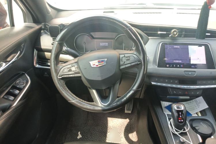 Used Cadillac XT4 2018 28T 4x4 Leading Sport Model Steering Wheel
