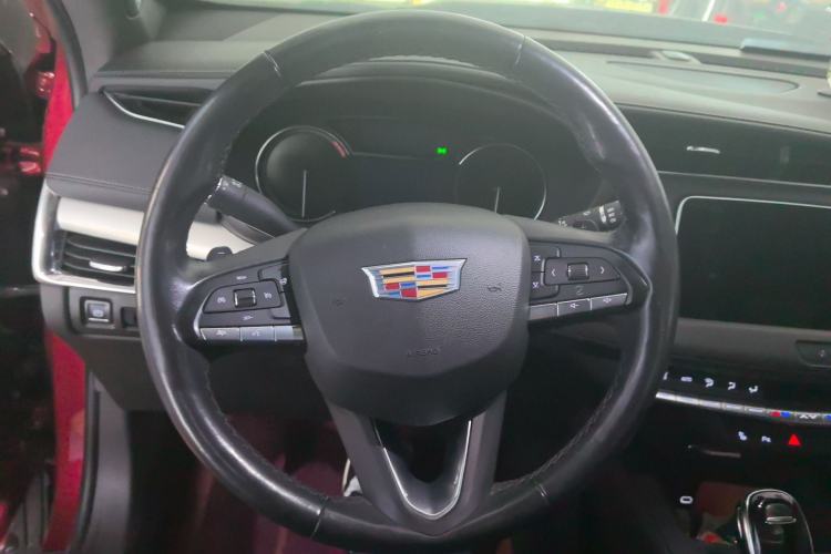 Used Cadillac XT4 2018 28T Two-Wheel-Drive Luxury Model Steering Wheel