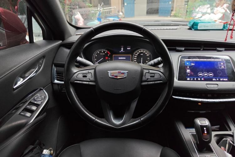 Used Cadillac XT4 2018 28T Two-Wheel Drive Tech Version Steering Wheel