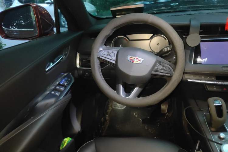 Used Cadillac XT4 2018 28T Two-Wheel Drive Tech Version Steering Wheel