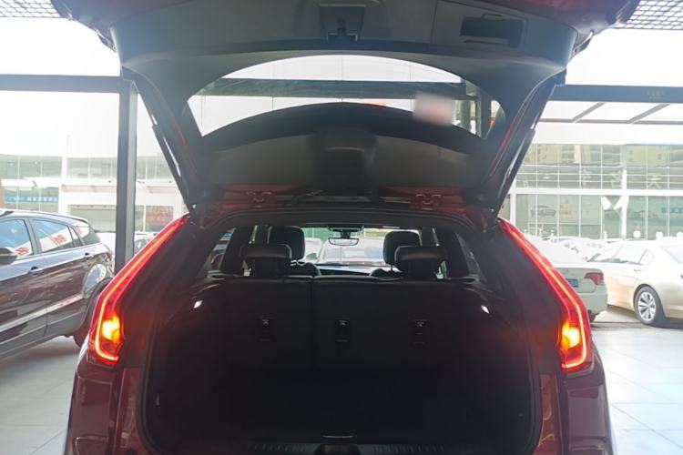 Used Cadillac XT4 2018 28T Two-Wheel Drive Tech Version Trunk