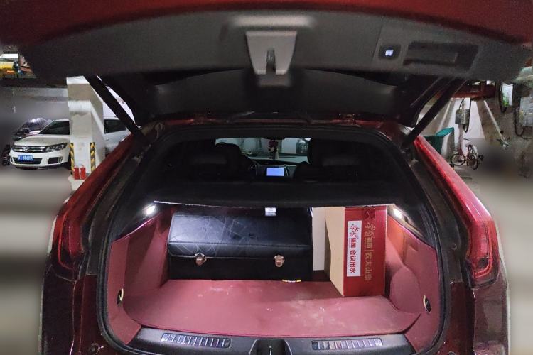 Used Cadillac XT4 2018 28T Two-Wheel Drive Leading Version Trunk