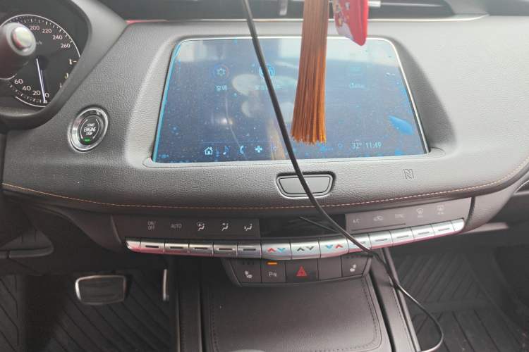 Used Cadillac XT4 2018 28T Two-Wheel Drive Luxury Sport Model Audio And AC Panel