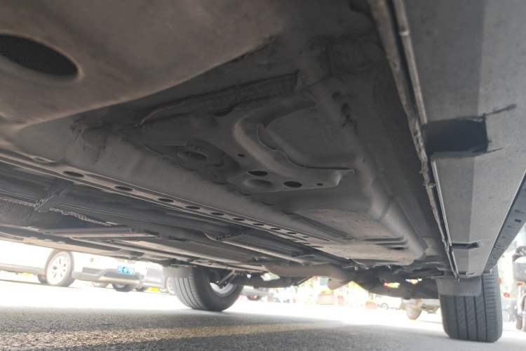 Used Cadillac XT4 2018 28T Two-Wheel Drive Luxury Sport Model Chassis Front Left