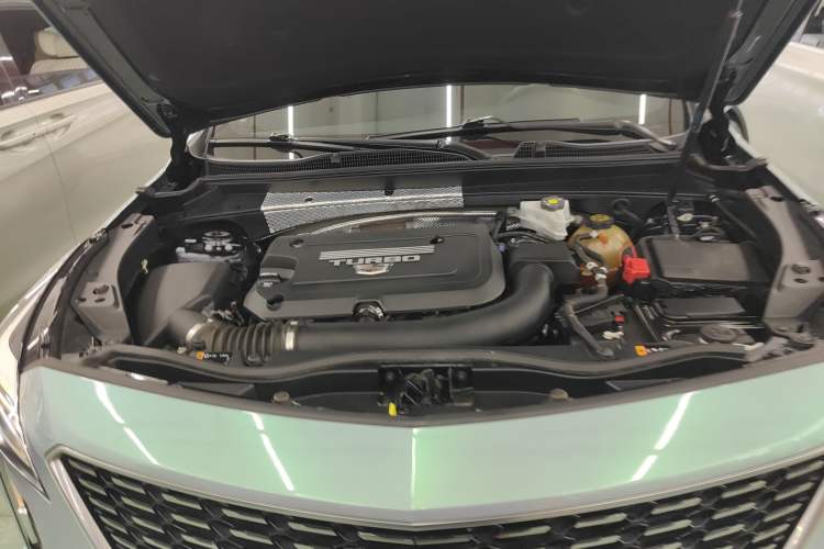 Used Cadillac XT4 2018 28T Two-Wheel Drive Leading Version Engine Bay