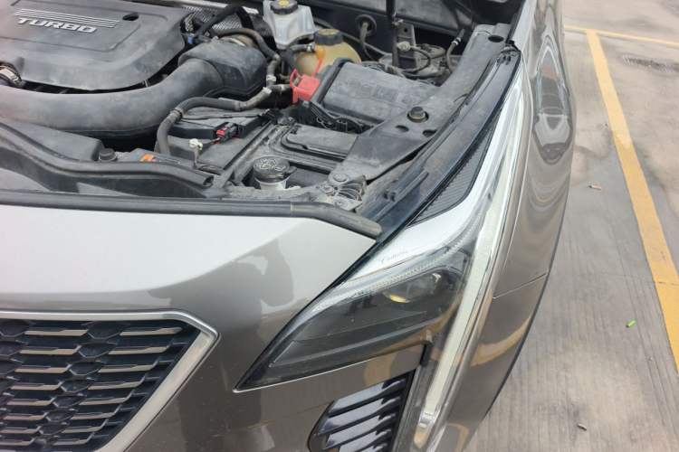 Used Cadillac XT4 2018 28T Two-Wheel Drive Leading Version Engine Bay Left
