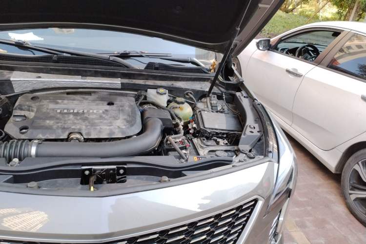 Used Cadillac XT4 2018 28T Two-Wheel Drive Leading Version Engine Bay Left